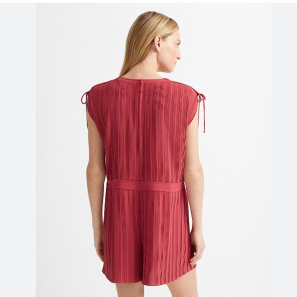 NWOT CLUB MONACO VIGA PLEATED SLEEVELESS RELAXED ROMPER IN MATE RASPBERRY 6 - Picture 2 of 11